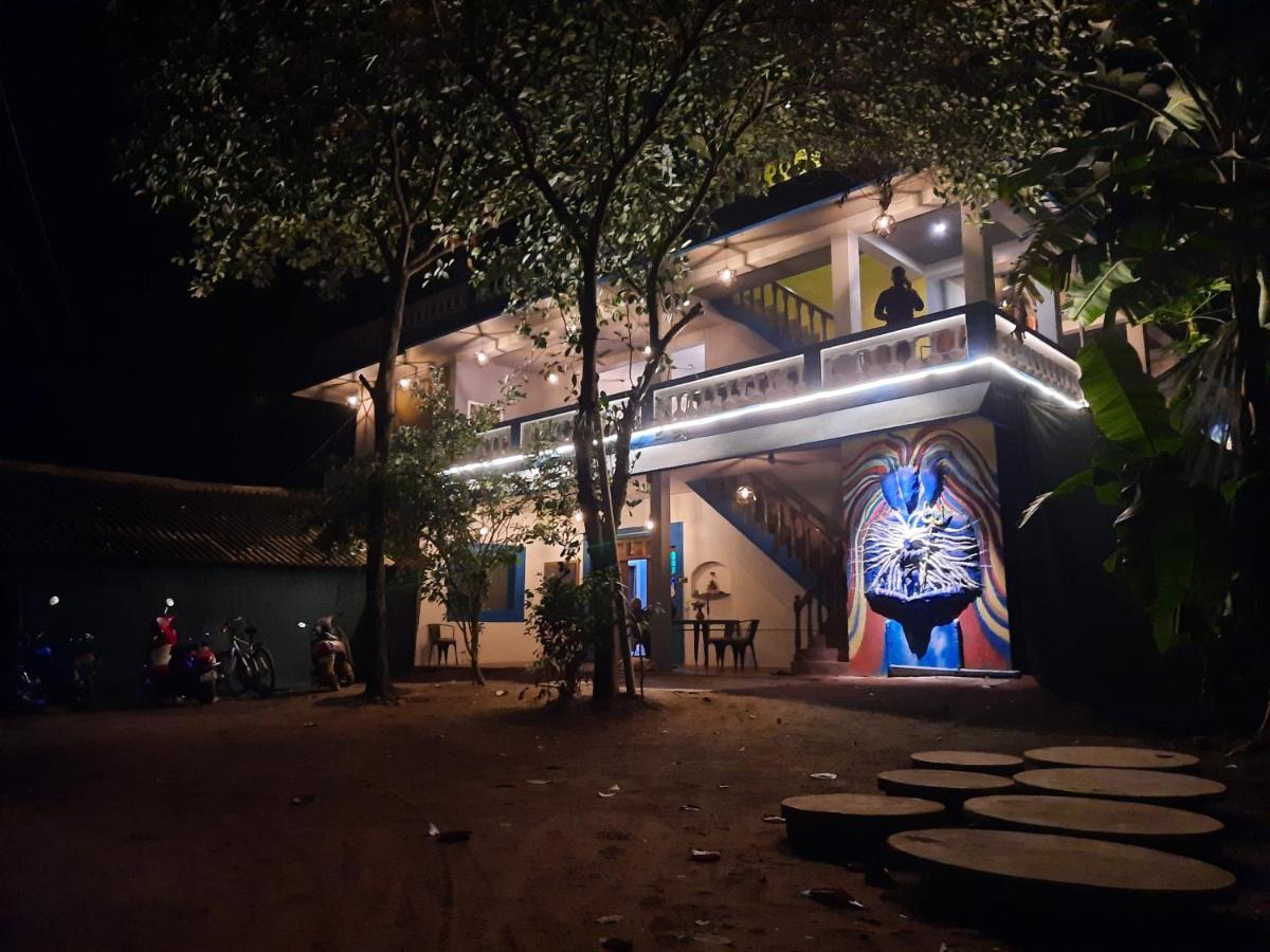 Unearth Hostel ออโรวิลล์ ภายนอก รูปภาพ